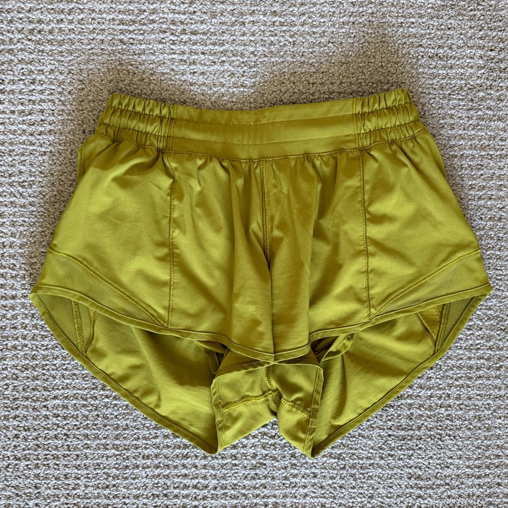 Lululemon Hotty Hot Short II 2.5” Golden Lime